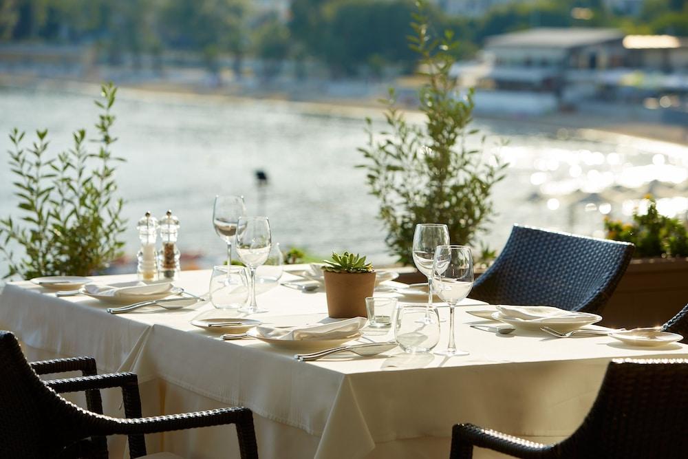 Lucy Hotel Kavála Eksteriør bilde Restaurant