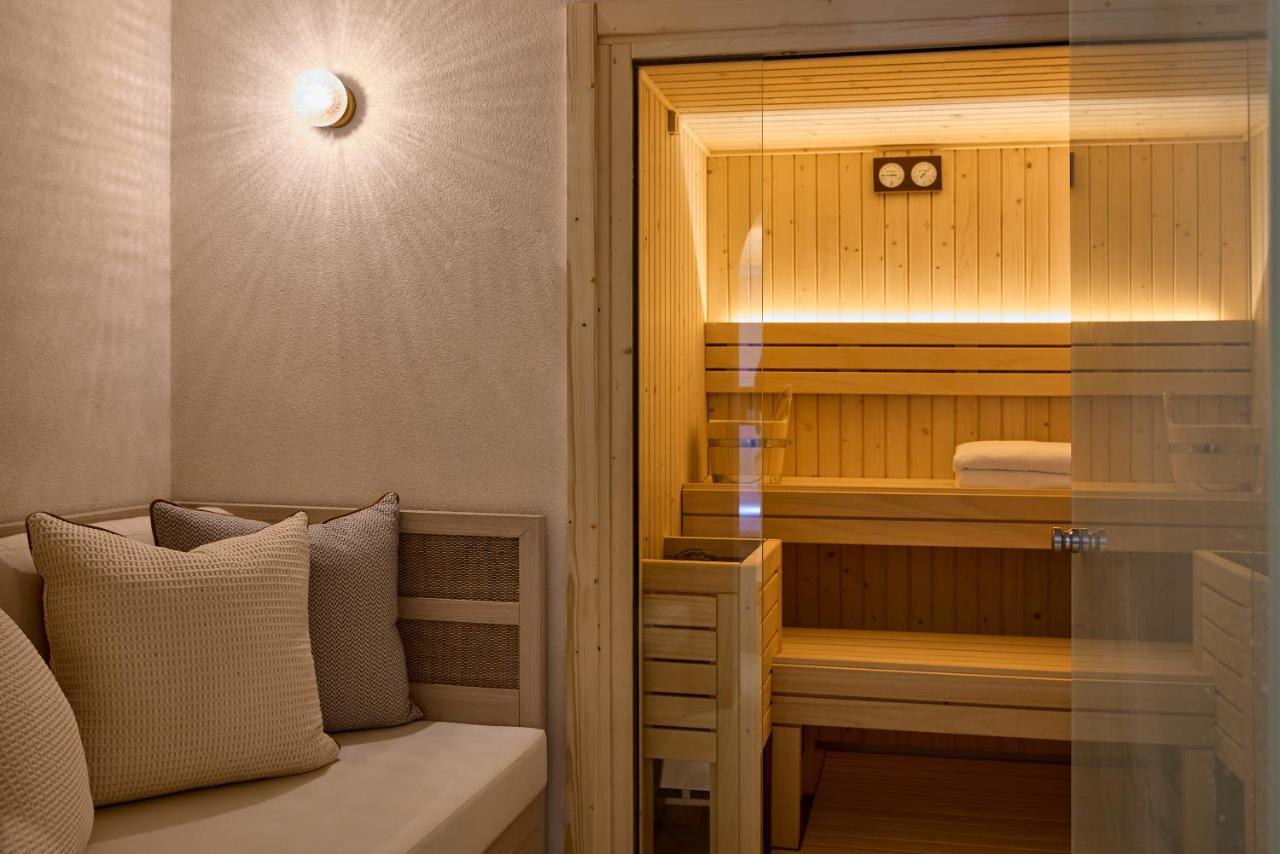 Lucy Hotel Kavála Eksteriør bilde A Finnish sauna